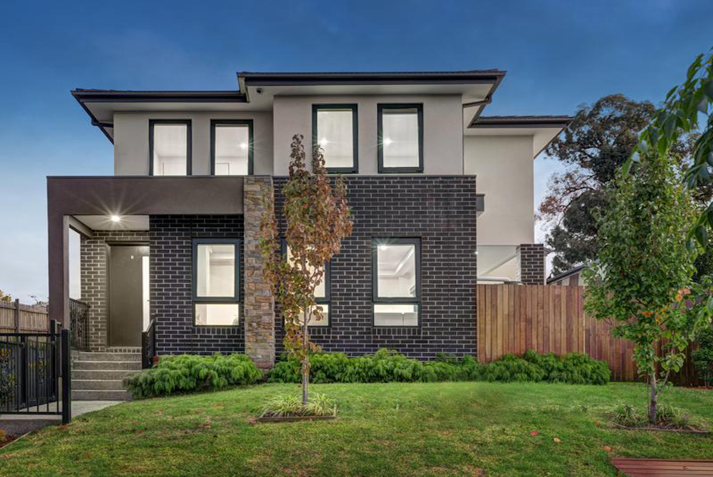 Rhonda Street external