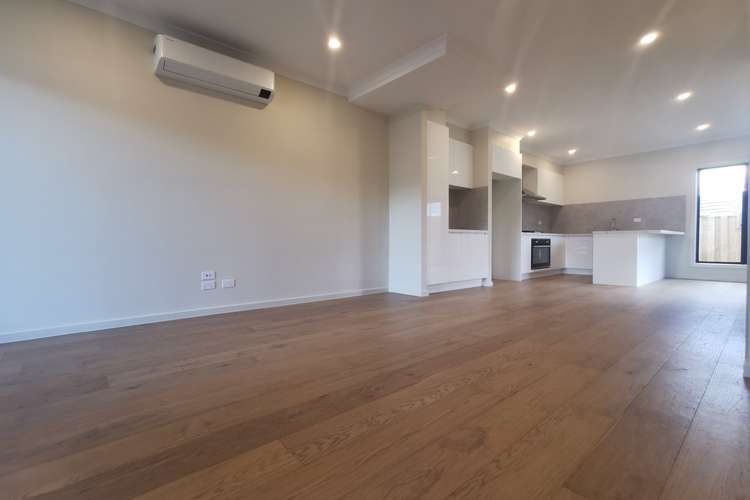 l-PropertyMe-9840858-2