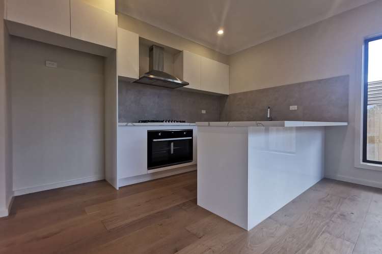 l-PropertyMe-9840858-3